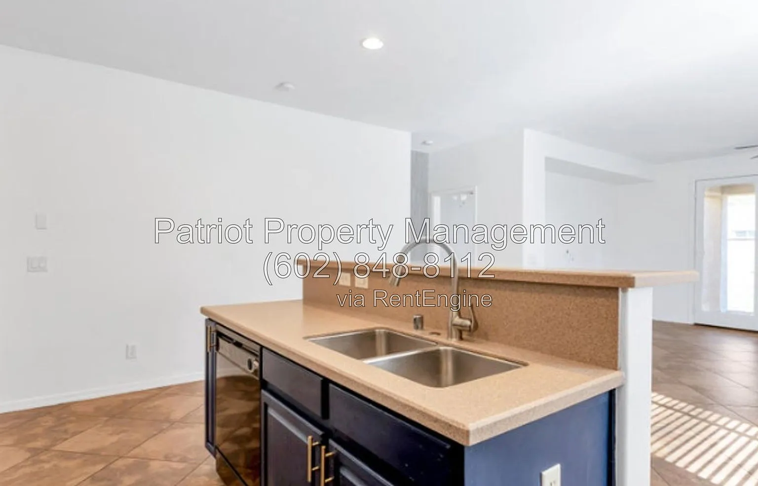 3 bed, 2.0 bath, 1416 sqft, $2,300 — Photo 2