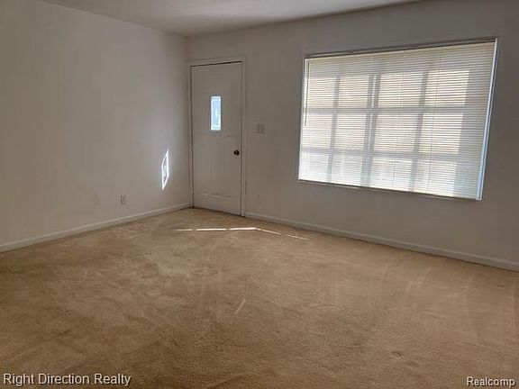 3rd image of 9245 Lee Rd