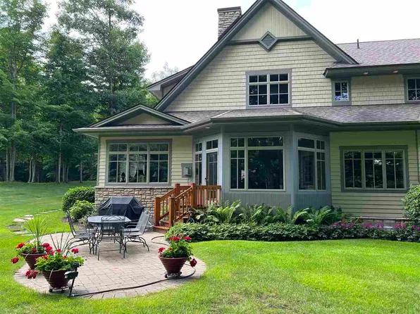 753 Greenway Dr, Harbor Springs, MI 49740