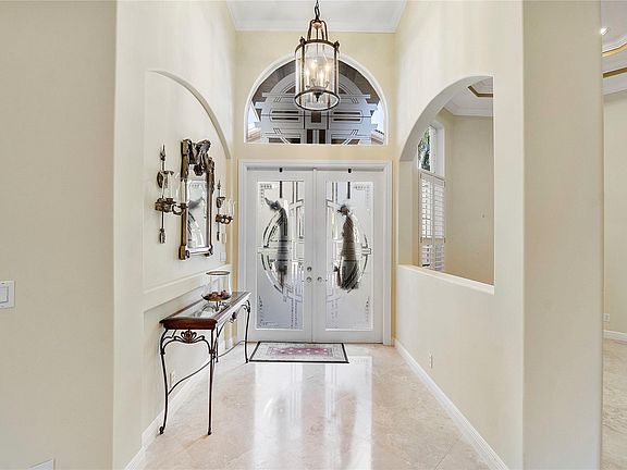 5th image of 8928 Pinebrook Court