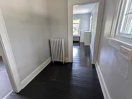 548 1/2 Linden St
