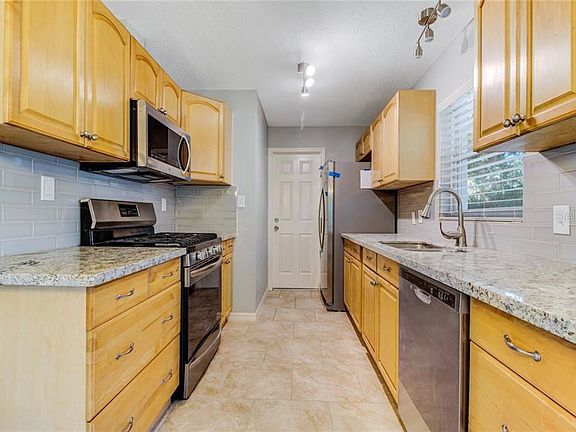 4th image of 860 Georgia Ave