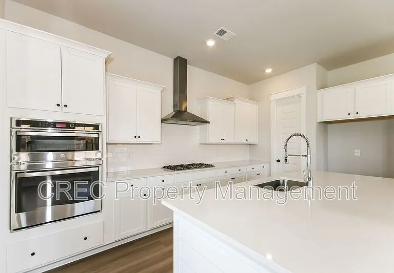 1205 Carnes Blvd — Photo 4