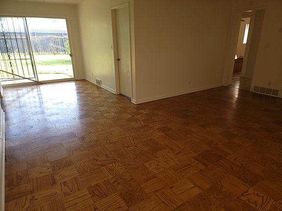 4th image of 1305 Garland Dr