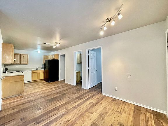 3rd image of 1013 Advance St #1015