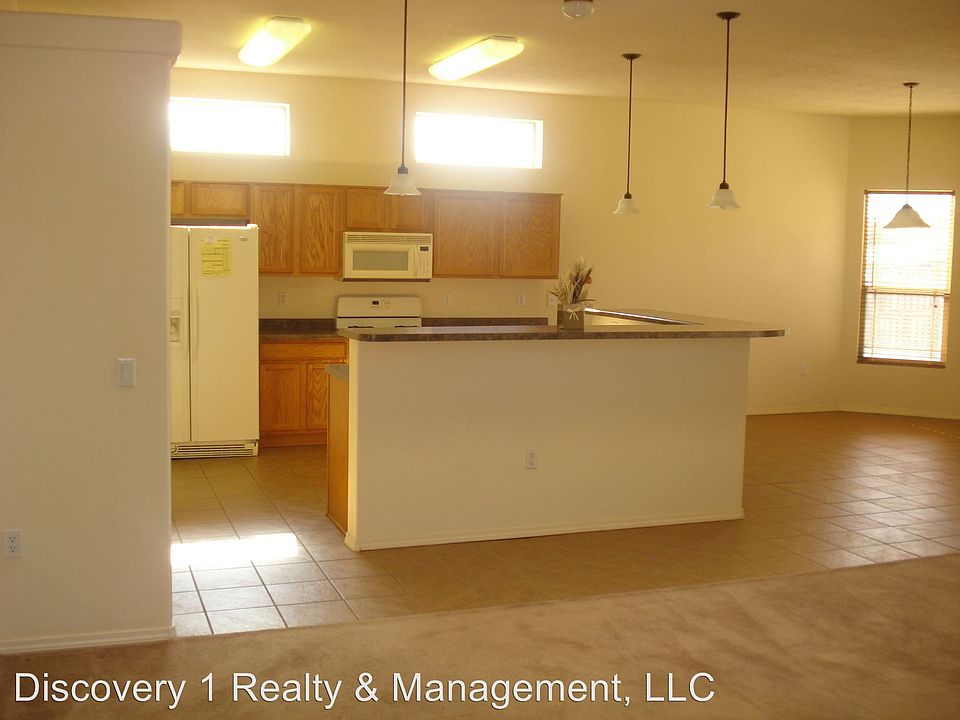 2nd image of 625 8th St NE