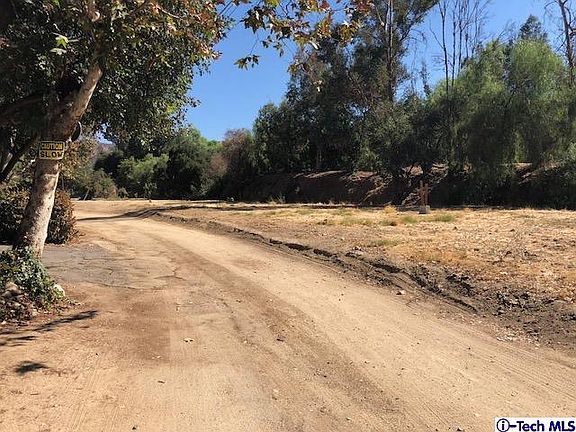 2nd image of 9978 Sunland Blvd