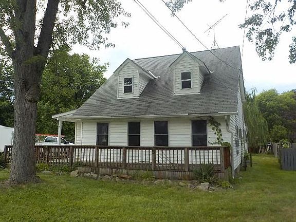2nd image of 5618 Park St