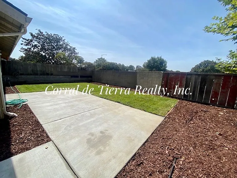 47 Julia Ave — Photo 18