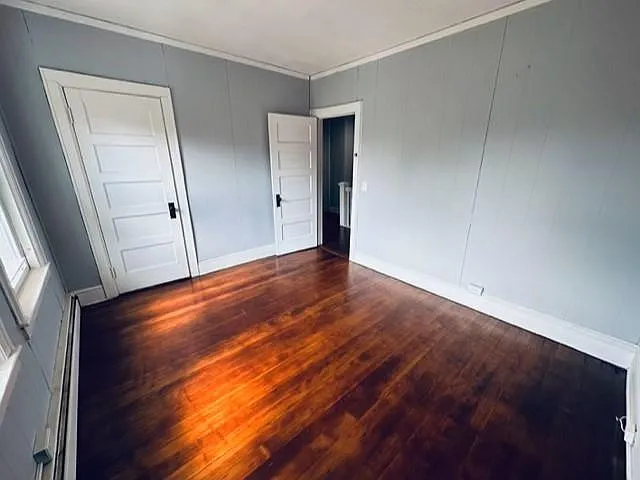 547 E Main St — Photo 9
