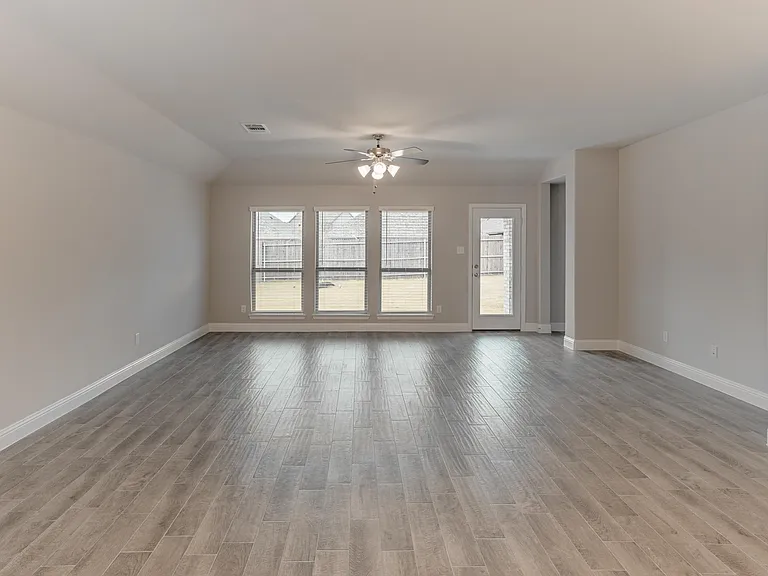 5917 Bellflower Dr — Photo 11