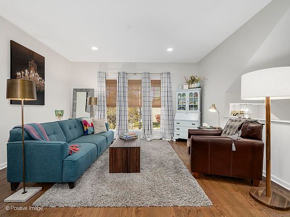 4th image of 61 N Park Ave