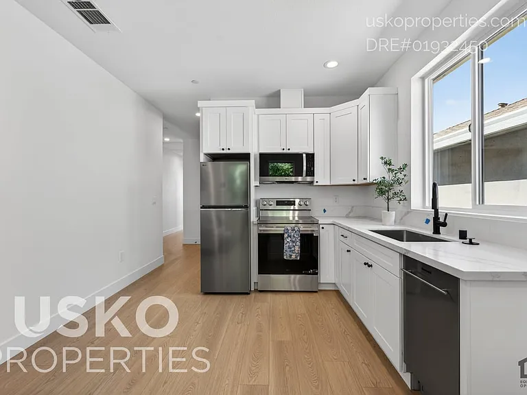 3238 X St — Photo 5