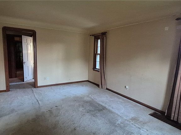 4th image of 1026 E Schaaf Rd