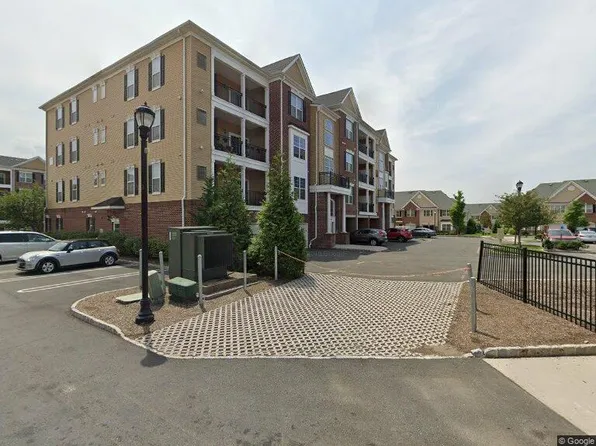 725 Liberty Ct, Piscataway, NJ 08854