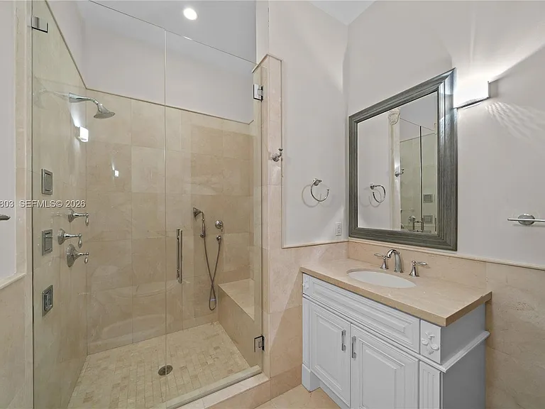 150 Edgewater Dr — Photo 56