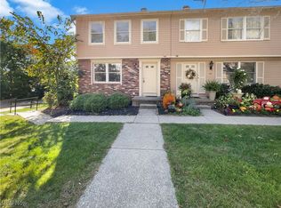 71 Quaker Ridge Dr, Akron, OH 44313