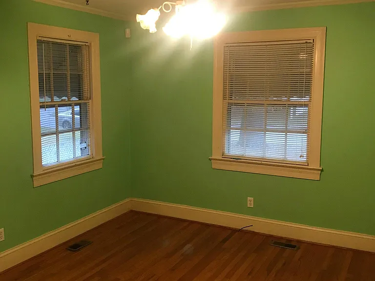 1010 W Washington Ave — Photo 5