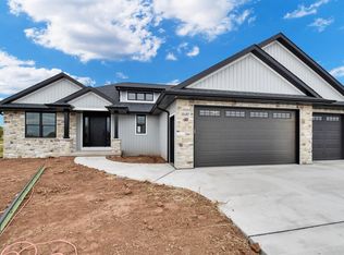 2682 Willow Grove Ln, Green Bay, WI 54311