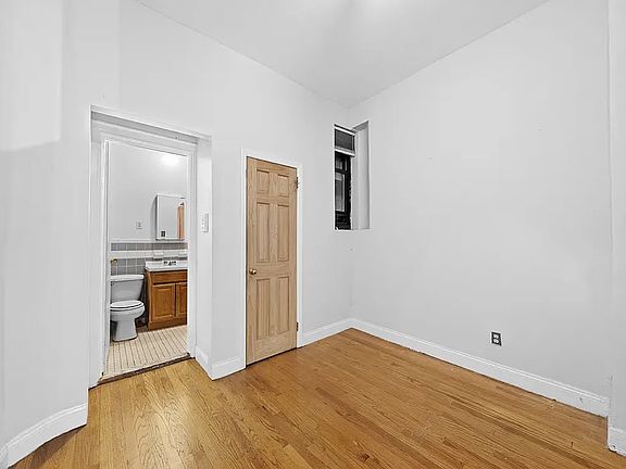 3rd image of 99 Perry St APT 1C
