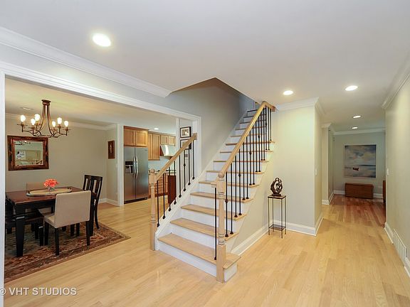 2nd image of 33 Oxford Dr