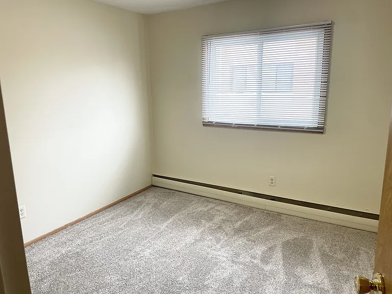 Oak Hills Apartments — Photo 20