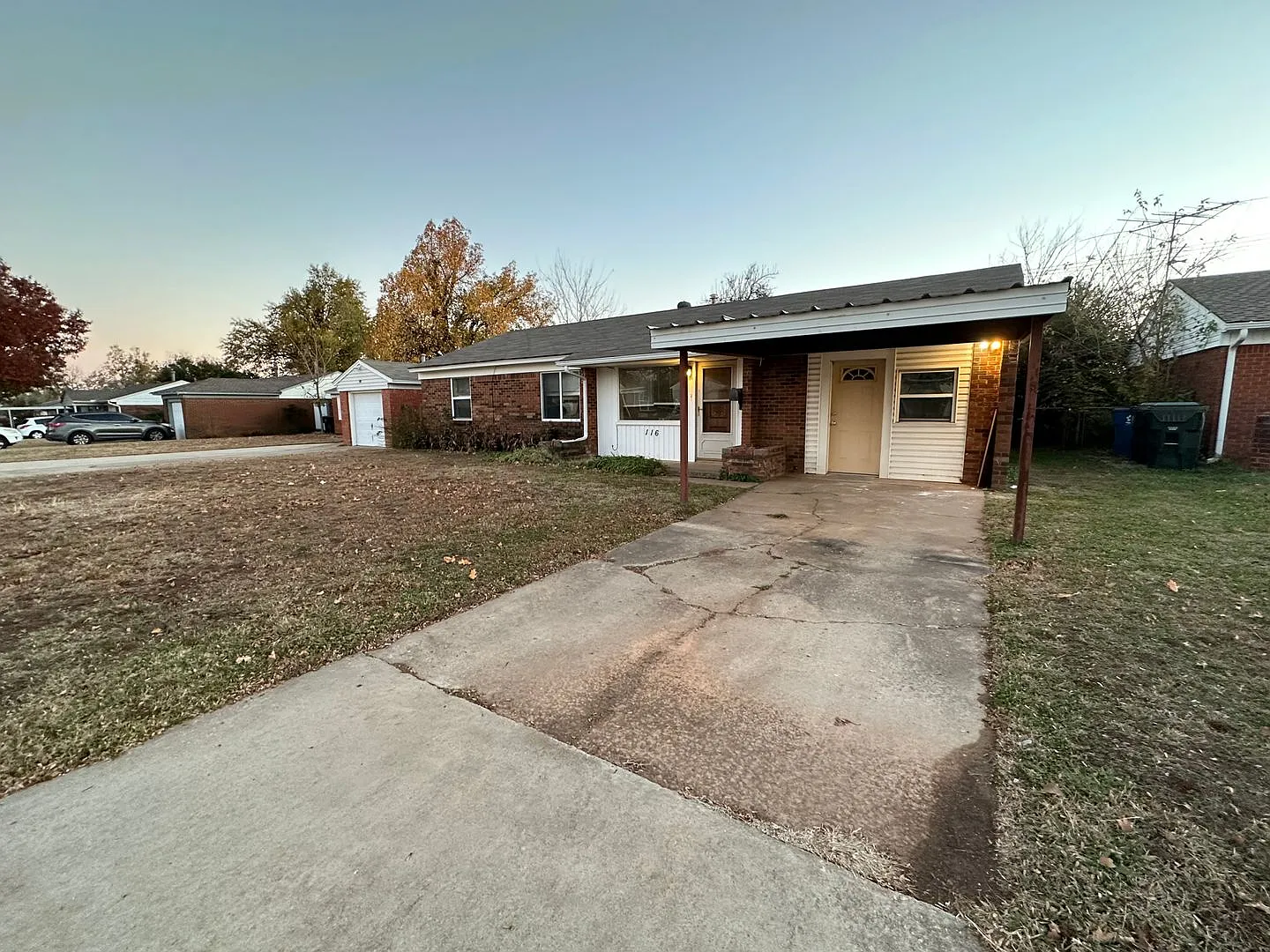 3 Bedroom 2 Bathroom in Midwest City — Photo 2