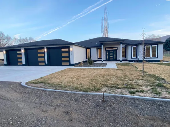 205 Carol Ave, Benton City, WA 99320