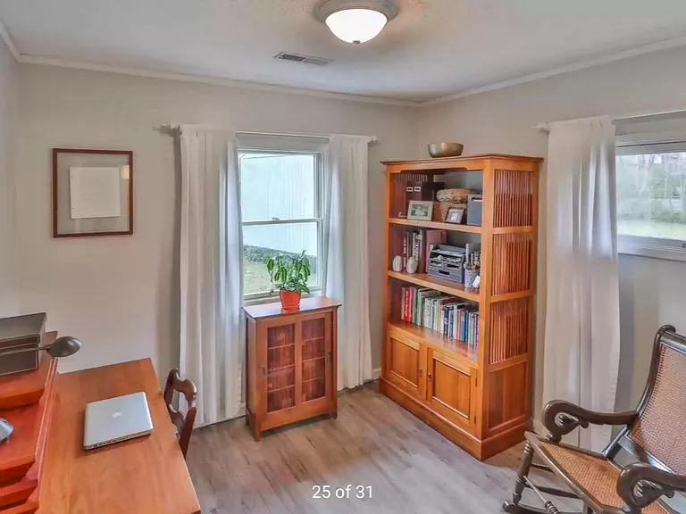 7807 Westacres Dr — Photo 6