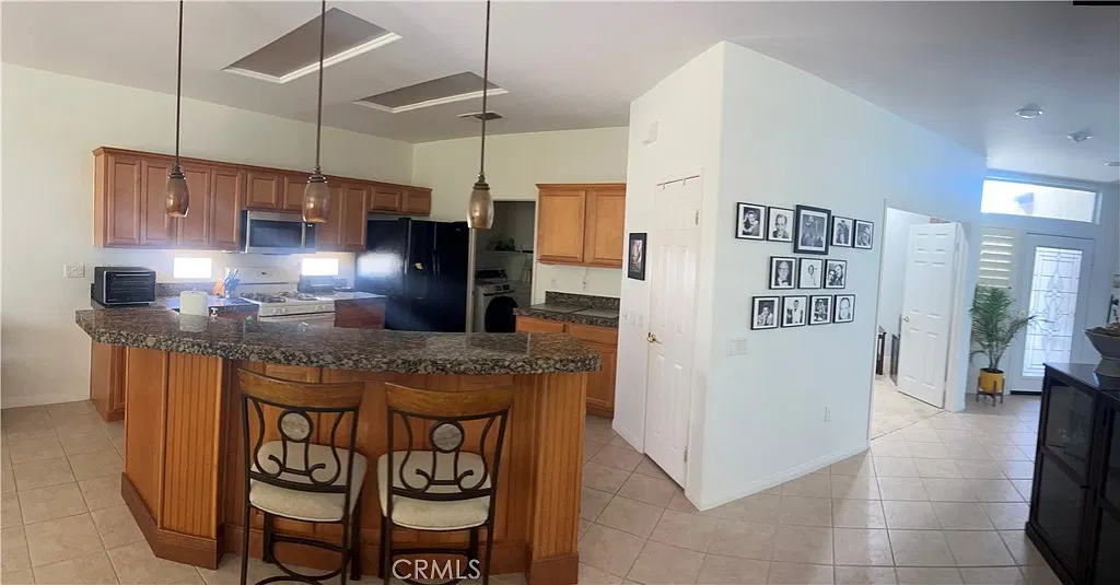 2 bed, 1578 sqft, $2,900 — Photo 3