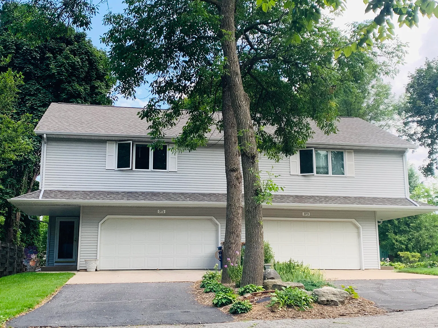 3 bed, 1770 sqft, $2,495 — Photo 2