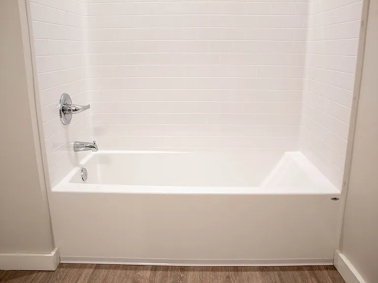 1009 W Stoughton St — Photo 21
