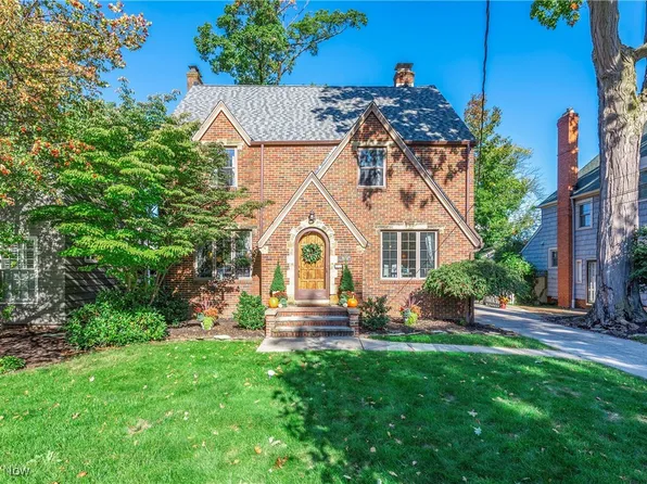 20764 Morewood Pkwy, Rocky River, OH 44116