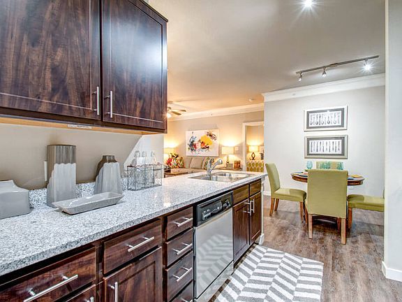 5th image of 301 Augusta Dr APT 9104