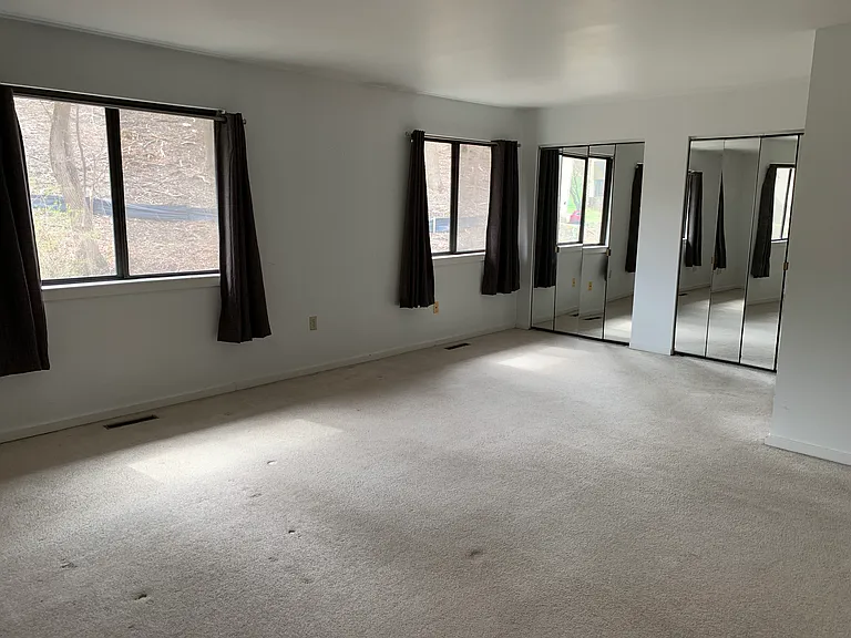470 Lynetree Dr — Photo 10