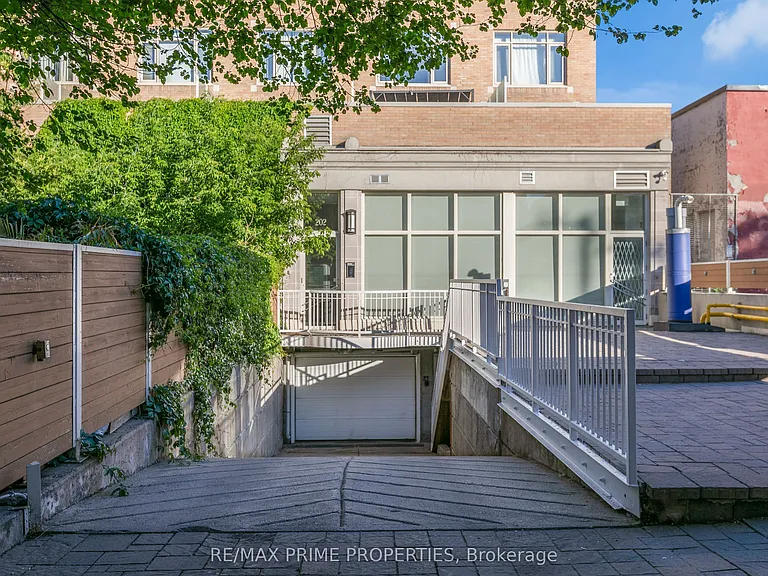 202 Saint Patrick St #10 — Photo 18