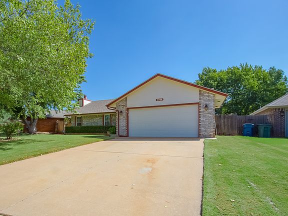 3rd image of 1704 Whispering Creek Dr