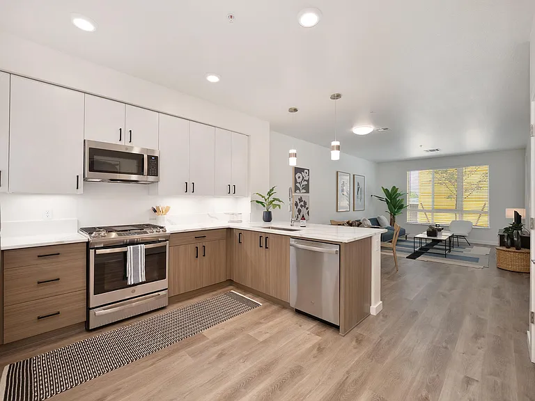 Halcyon Apartments — Photo 60