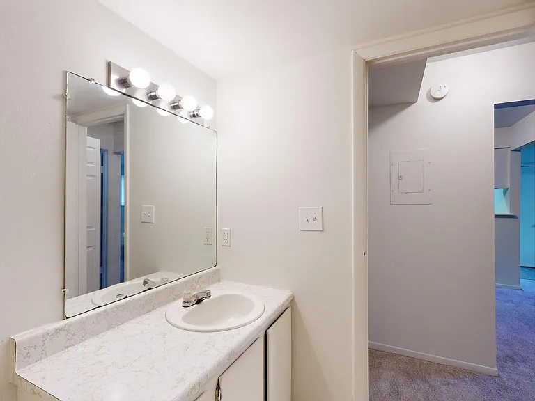 Country Meadow Apartments — Photo 27