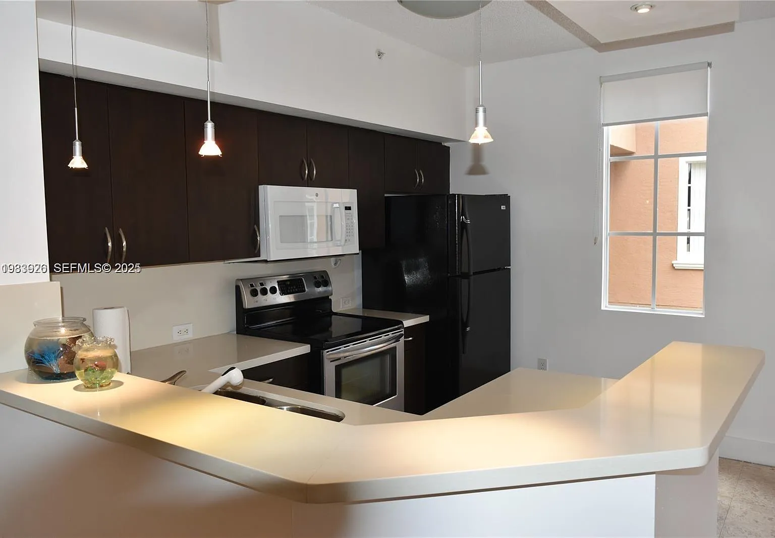 2 bed, 1270 sqft, $3,200 — Photo 1