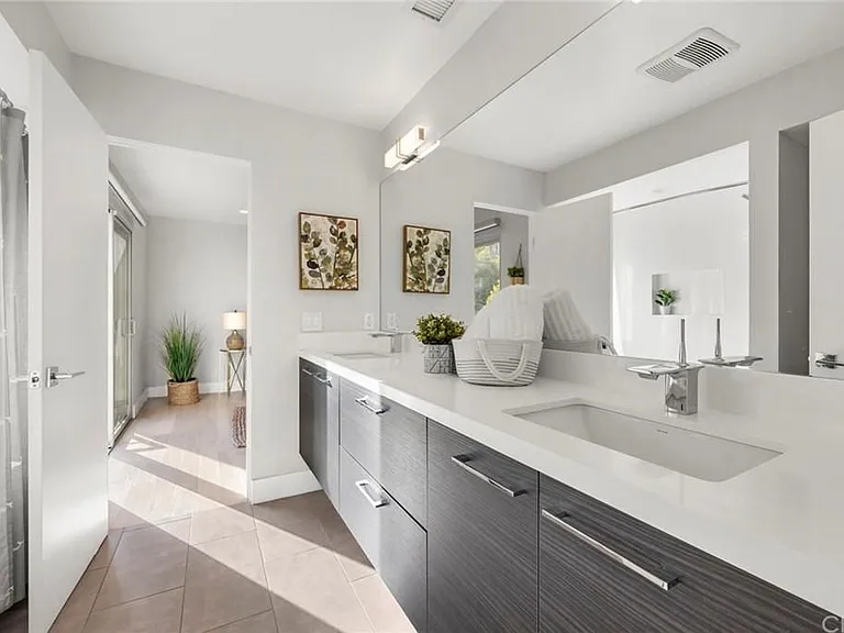 3651 Lowry Rd — Photo 27