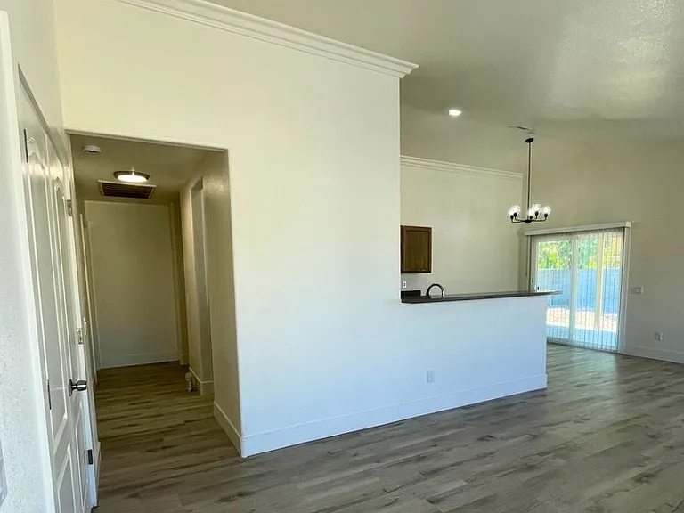 2317 Logsdon Dr — Photo 7