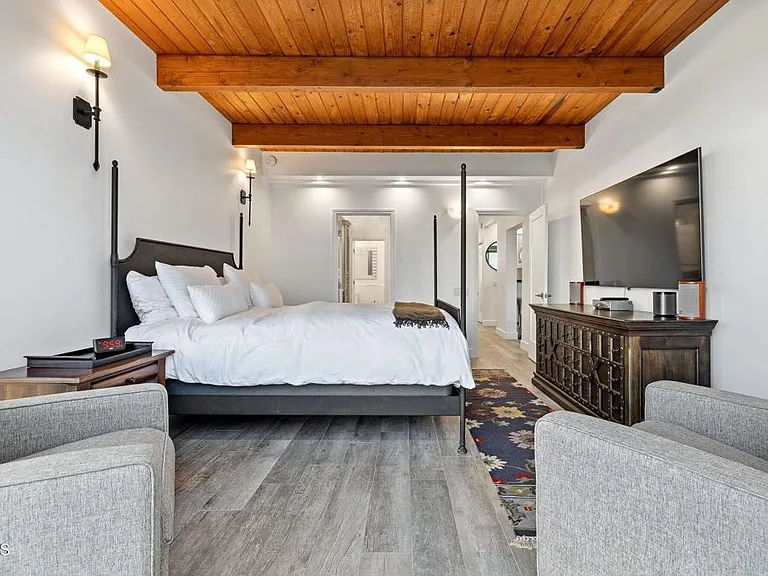 3373 Ocean Dr — Photo 41