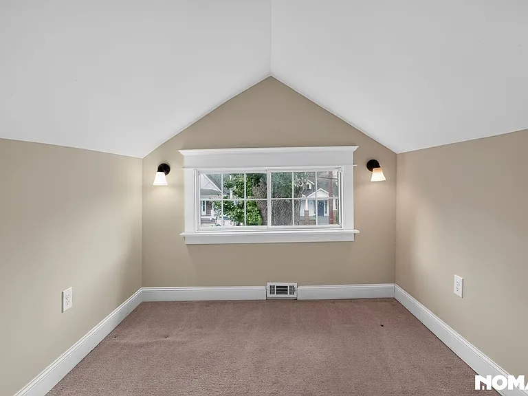 1040 Sharpe Ave — Photo 15