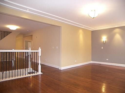 2nd image of 8430 S Oglesby Ave