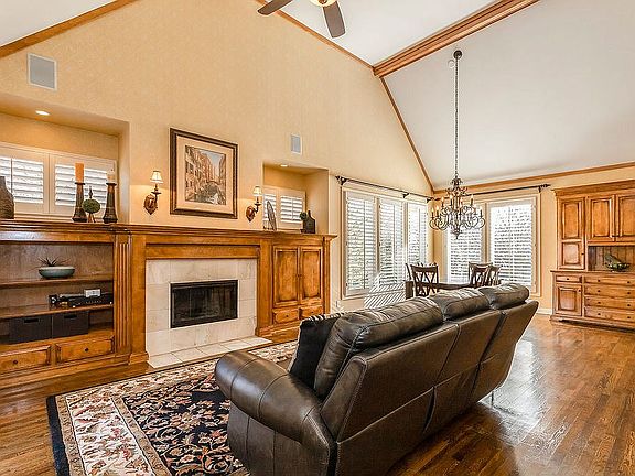 5th image of 18425 Canterbury Ct