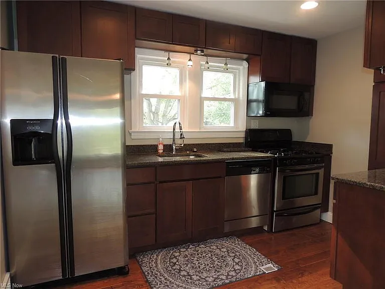 7366 Parma Park Blvd — Photo 8