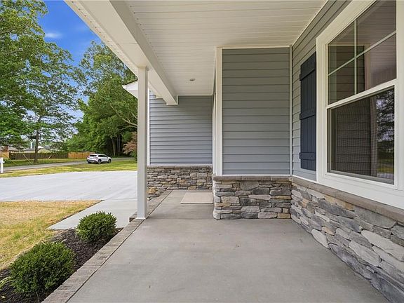 5th image of 3620 Parr Ln