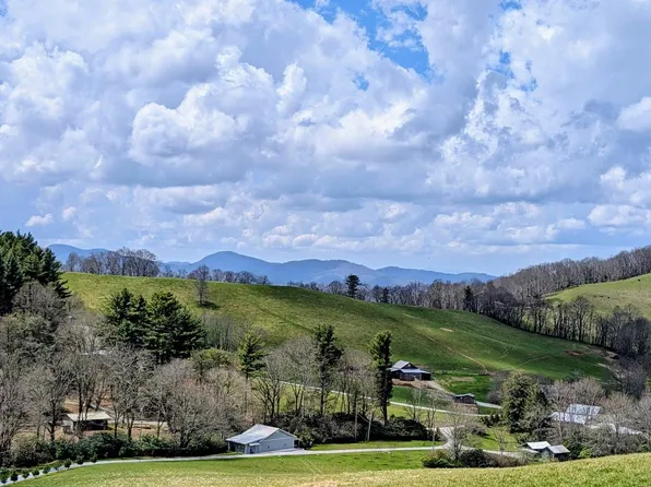 657 Fowler Road, Glenville, NC 28736