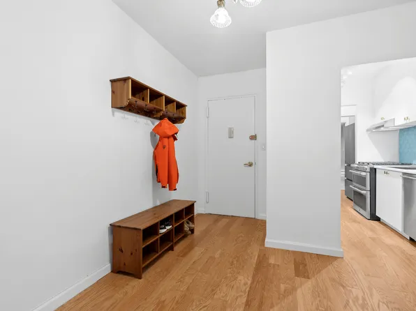 200 East End Avenue image 2 of 10